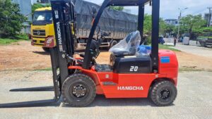 Giá xe nâng dầu 2 tấn