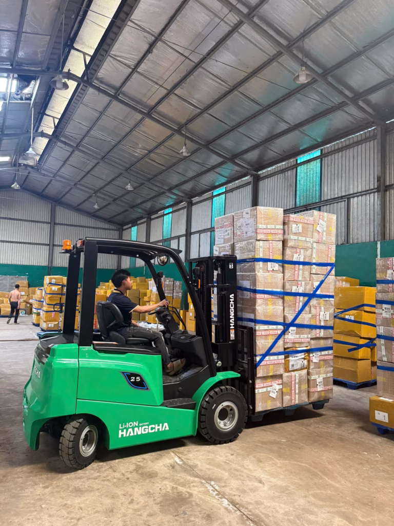 Bàn giao xe nâng điện Lithium 2,5 tấn HANGCHA tại TP.HCM 21 z7457522599051 591cbf574a01a5df9442cf7accfd5cb3