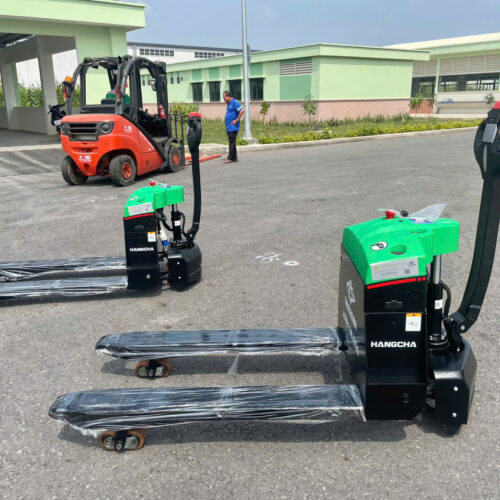 Xe Nâng Tay Điện 1.5 Tấn Giải Pháp Tối Ưu Cho Kho Hẹp